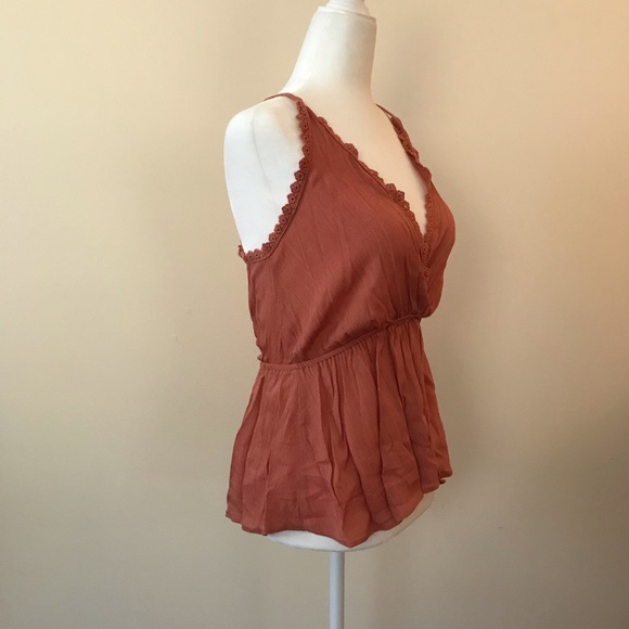 NWOT Flirty Keyhole Back Tank - Picture 4 of 5